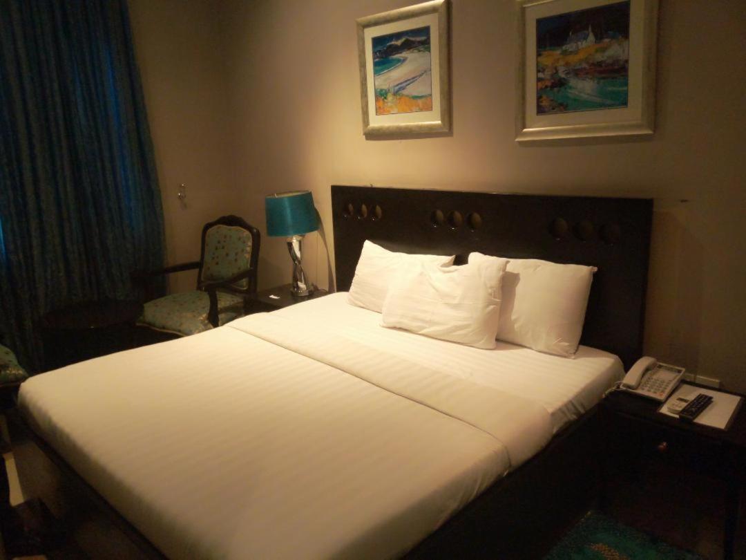 Villa Angelia Boutique Hotel Ikoyi Extérieur photo
