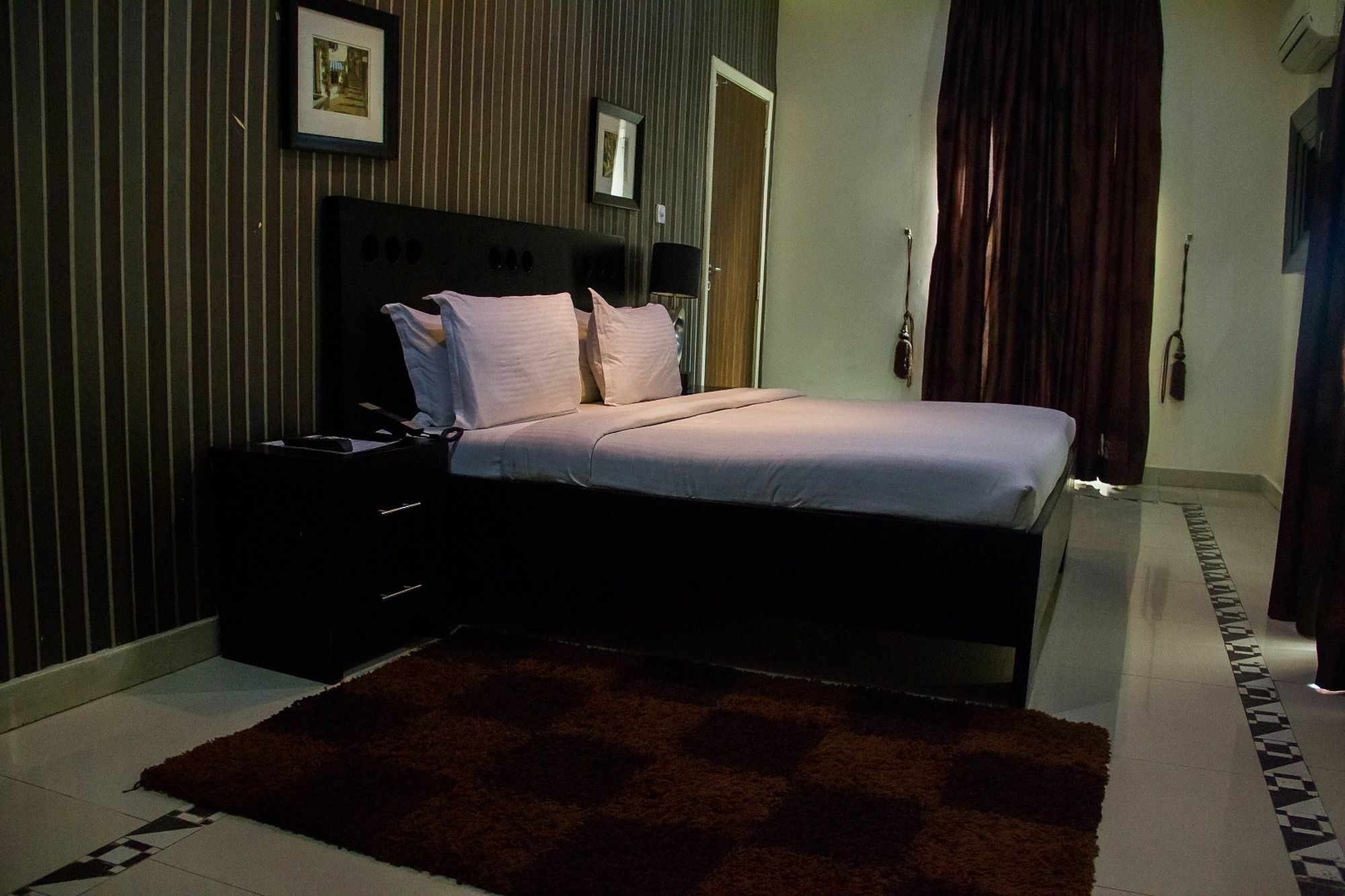 Villa Angelia Boutique Hotel Ikoyi Extérieur photo